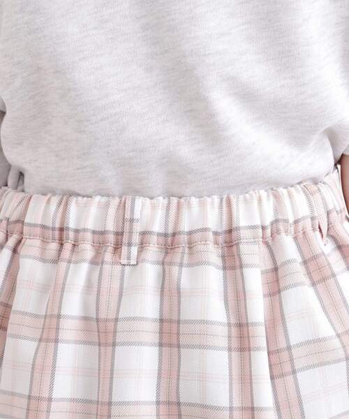 PINK-latte(ピンクラテ)の「インパンプリーツチェックスカート(スカート・キッズ・ライトグレー系1/ピンク系その他/ブルー系6・13/14/15 /16)」の21枚目の写真