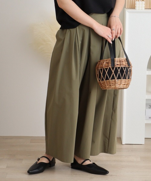 EGLANTINE（エグランティーヌ）の「EGLANTINE ボックスフレアーワイドタックパンツ（その他パンツ・レディース・カーキ/ブラック/ベージュ・40）」の12枚目の写真