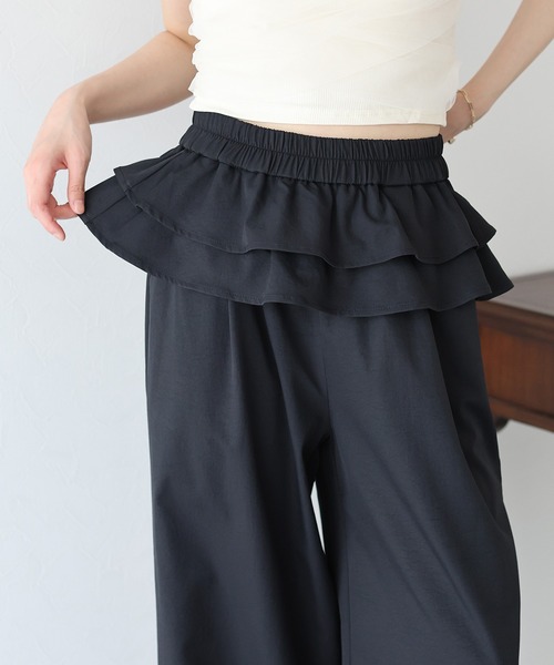 BLUEEAST（ブルーイースト）の「ウエストティアードフリルパンツ（その他パンツ・レディース・ブラック/ベージュ/ピンク・MEDIUM）」の2枚目の写真