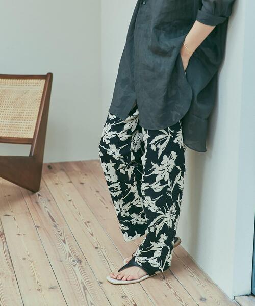 URBAN RESEARCH DOORS（アーバンリサーチドアーズ）の「リネンレーヨンフラワープリントパンツ（その他パンツ・レディース・ブラック系その他/ベージュ系その他・MEDIUM）」の22枚目の写真