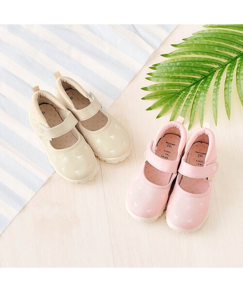 apres les cours（アプレレクール）の「ハート刺繍水抜きサンダル（サンダル・キッズ・ピンク/キナリ・19/18/17/16/15 /14）」の6枚目の写真