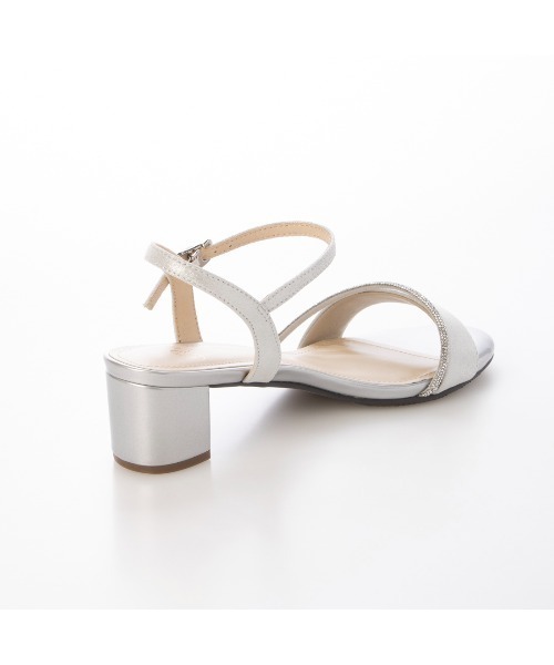 Riz raffinee（リズラフィーネ）の「ラインストーン付サンダル（サンダル・レディース・シルバー/ベージュ系その他7/ブラック系その他3・24cm/23cm/24.5cm/23.5cm/22.5cm）」の8枚目の写真