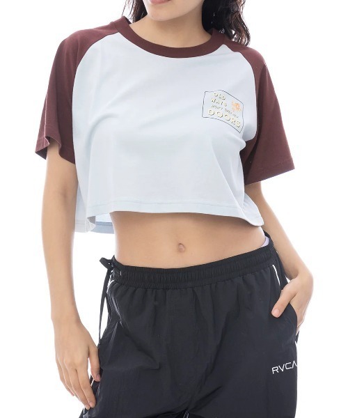 RVCA(ルーカ)の「【RVCA/ルーカ】25SS OLD WAYS CROPPED SS TEE/半袖ショート丈Tシャツ(Tシャツ/カットソー・レディース・ライトブルー/ブラウン/ホワイト・MEDIUM/SMALL/LARGE)」の3枚目の写真