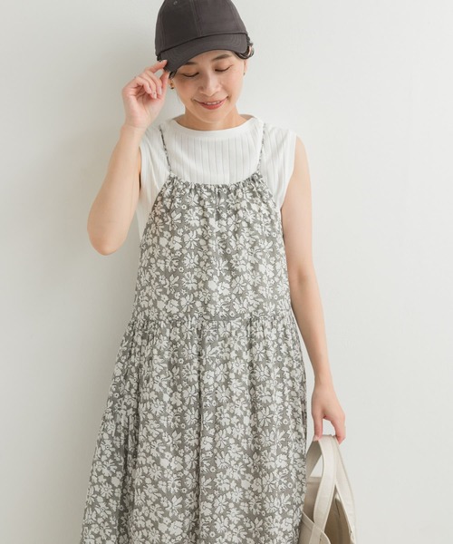 URBAN RESEARCH DOORS（アーバンリサーチドアーズ）の「コットンフラワーキャミワンピース（ワンピース・レディース・グレー系その他/ネイビー・MEDIUM）」の2枚目の写真