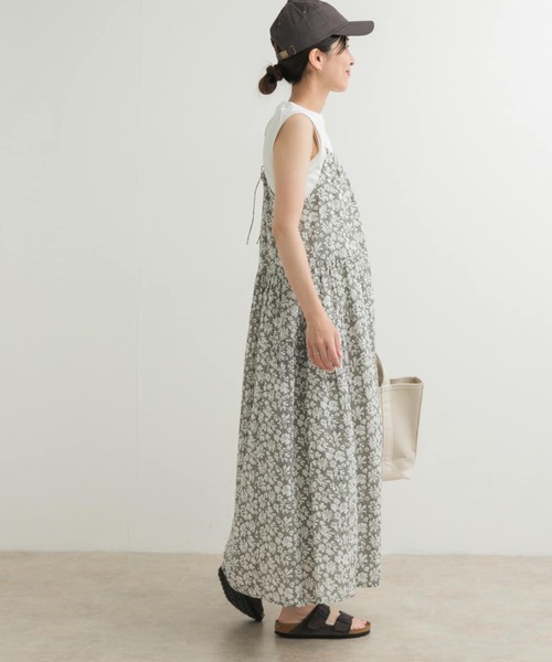 URBAN RESEARCH DOORS（アーバンリサーチドアーズ）の「コットンフラワーキャミワンピース（ワンピース・レディース・グレー系その他/ネイビー・MEDIUM）」の5枚目の写真