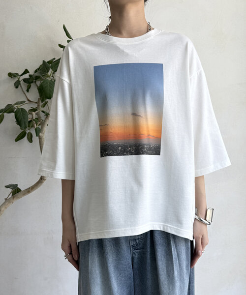 【新品】DouDou 透け感 ロゴプリントTシャツ Web完売品！ WEB限定】発泡プリントロゴTEE | DOUDOU(ドゥドゥ)レディース