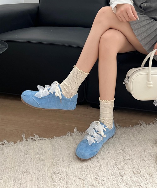 shoes365(シューズスリーシックスファイヴ)の「レースリボン付きスニーカー(スニーカー・レディース・ブルー/ピンク/イエロー/パープル・24.0cm/25.0cm/22.5cm/23.5cm/24.5cm/23.0cm)」の2枚目の写真