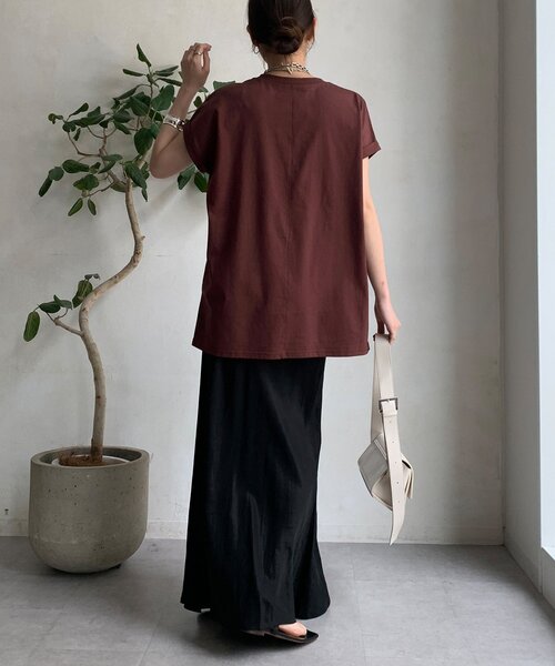 DouDou(ドゥドゥ)の「【WEB限定】 汗染み防止加工フロッキーロゴTEE(Tシャツ/カットソー・レディース・ブラウン/ベージュ/ブラック・FREE)」の12枚目の写真