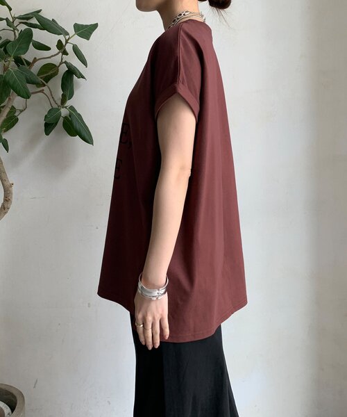 DouDou(ドゥドゥ)の「【WEB限定】 汗染み防止加工フロッキーロゴTEE(Tシャツ/カットソー・レディース・ブラウン/ベージュ/ブラック・FREE)」の17枚目の写真