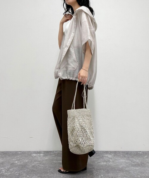 fredy emue（フレディエミュ）の「シアーフーディハーフスリーブシャツ（シャツ/ブラウス・レディース・ブラウン/オフホワイト/ブラック/グレイッシュベージュ・38）」の15枚目の写真