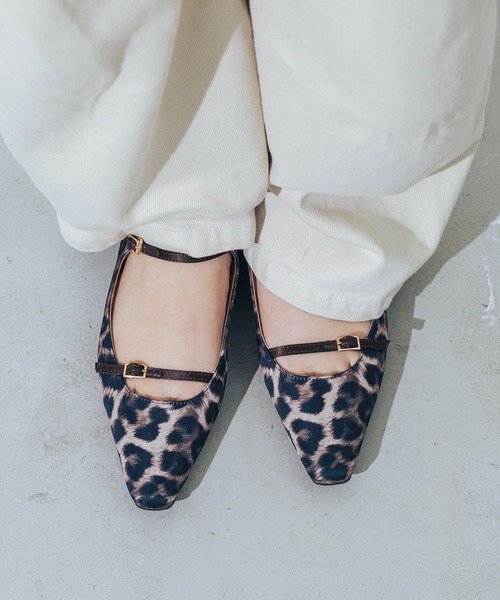 EVOL(イーボル)の「【ふかふか・軽量】ソフトダブルストラップフラットパンプス IZ5775(パンプス・レディース・アイボリー/レオパード/ゴールド/ブラック/アニマル/シルバー・23.5cm/24.5cm/23.0cm/24.0cm/25.0cm/22.0cm/22.5cm)」の6枚目の写真