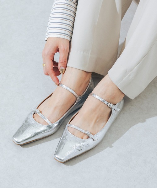 EVOL(イーボル)の「【ふかふか・軽量】ソフトダブルストラップフラットパンプス IZ5775(パンプス・レディース・アイボリー/レオパード/ゴールド/ブラック/アニマル/シルバー・23.5cm/24.5cm/23.0cm/24.0cm/25.0cm/22.0cm/22.5cm)」の3枚目の写真