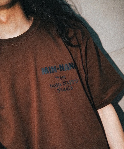 The Make Happy Studio(ザメイクハッピーストゥディオ)の「The Make Happy Studio/ザメイクハッピーストゥディオ/MINNANO×TMHS(Tシャツ/カットソー・メンズ・ホワイト/ブラウン系その他3・L/XXL/XL/M)」の3枚目の写真