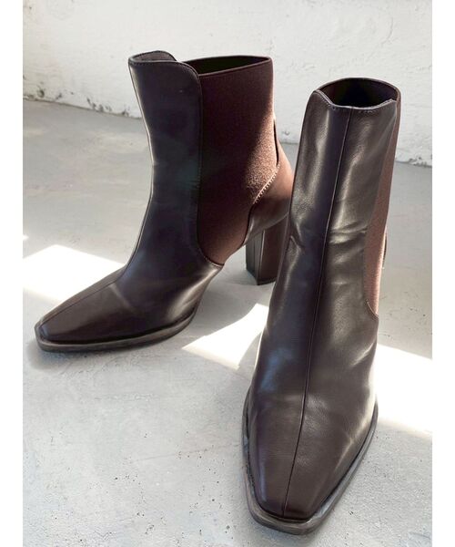 RESEXXY(リゼクシー)の「スクエアトゥショートブーツ(ブーツ・レディース・ブラック/ブラウン・SMALL/MEDIUM/LARGE)」の1枚目の写真