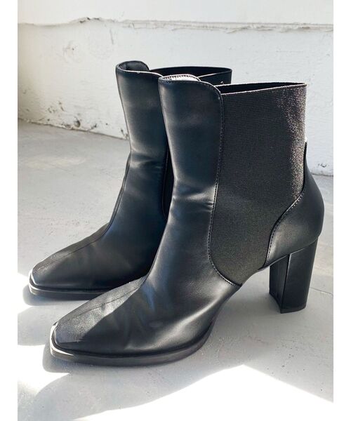 RESEXXY(リゼクシー)の「スクエアトゥショートブーツ(ブーツ・レディース・ブラック/ブラウン・SMALL/MEDIUM/LARGE)」の2枚目の写真