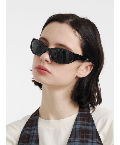 jouetie（ジュエティ）の「ワイドスポーティサングラス（サングラス・レディース・オフホワイト/ブラック・FREE）」の2枚目の写真