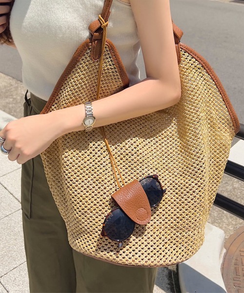 KOBE LETTUCE（コウベレタス）の「3点セット ペーパーバッグ（トートバッグ・レディース・ブラック/キャメル・M）」の5枚目の写真