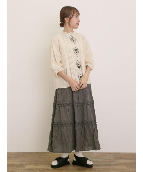 Samansa Mos2(サマンサ モスモス)の「フラワー柄刺繍レースブラウス(シャツ/ブラウス・レディース・オフホワイト/チャコールグレー/キナリ/ピンク・F)」の10枚目の写真