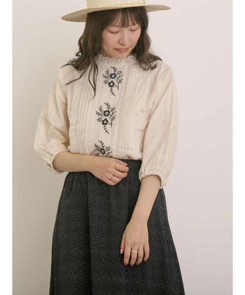 Samansa Mos2(サマンサ モスモス)の「フラワー柄刺繍レースブラウス(シャツ/ブラウス・レディース・オフホワイト/チャコールグレー/キナリ/ピンク・F)」の13枚目の写真