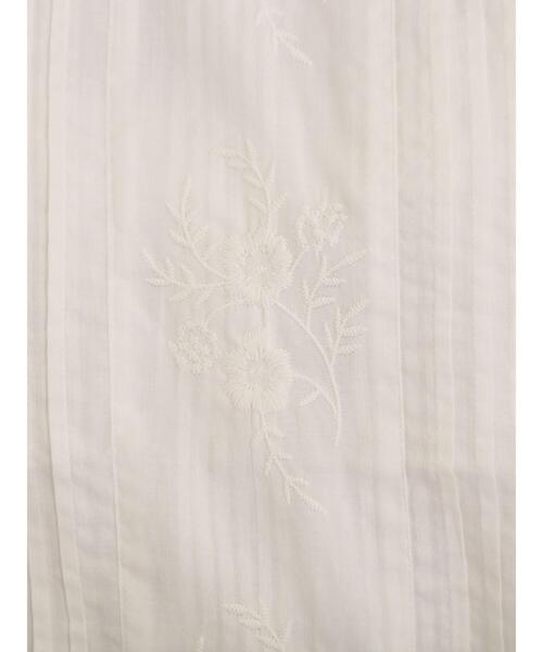 Samansa Mos2(サマンサ モスモス)の「フラワー柄刺繍レースブラウス(シャツ/ブラウス・レディース・オフホワイト/チャコールグレー/キナリ/ピンク・F)」の19枚目の写真