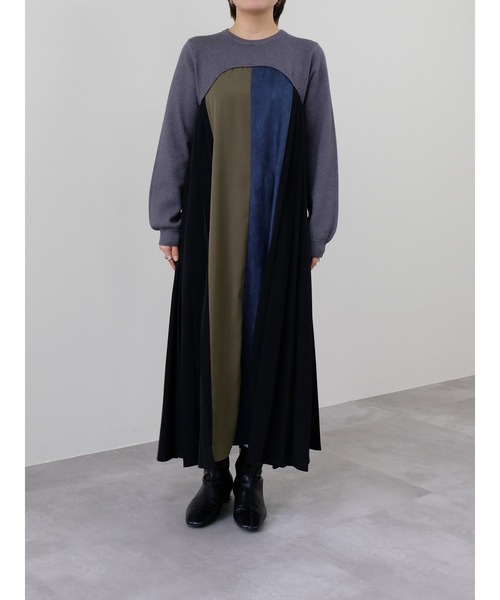 TEVALT（ヴァレット）の「サイドプリーツ配色ニットワンピース（ワンピース・レディース・ブラック/チャコールグレー/ボルドー・38）」の6枚目の写真