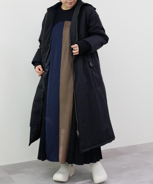 TEVALT(ヴァレット)の「サイドプリーツ配色ニットワンピース(ワンピース・レディース・ブラック/チャコールグレー/ボルドー・38)」の9枚目の写真
