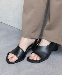 Fabby fabby（ファビィーファビィー）の「アシンメトリーバックストラップサンダル（サンダル）」