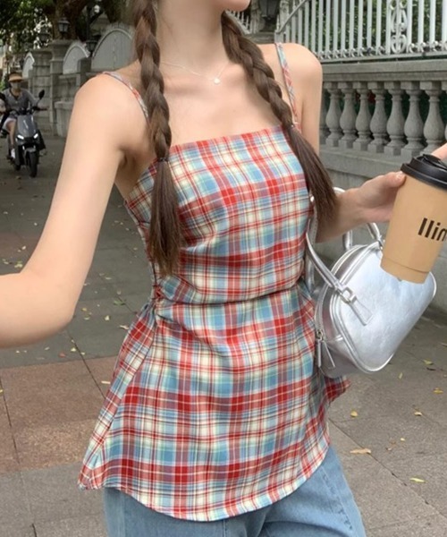 NANAHACHI(ナナハチ)の「チェック柄 バックシャーリング ペプラム風 キャミトップス(Tシャツ/カットソー・レディース・レッド・FREE)」の2枚目の写真