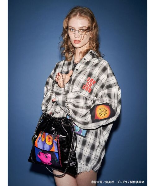 jouetie（ジュエティ）の「【TVアニメ『ダンダダン』・jouetie】シーンオーバーシャツ（シャツ/ブラウス・レディース・オフホワイト/ブラック/レッド・MEDIUM）」の20枚目の写真