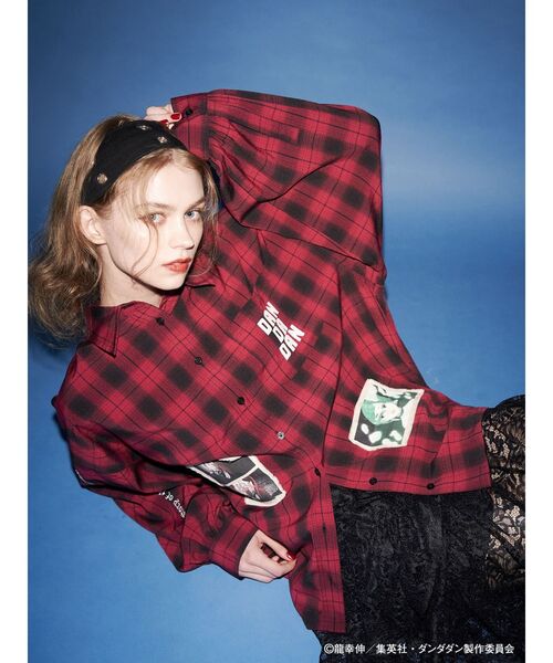 jouetie（ジュエティ）の「【TVアニメ『ダンダダン』・jouetie】シーンオーバーシャツ（シャツ/ブラウス・レディース・オフホワイト/ブラック/レッド・MEDIUM）」の9枚目の写真