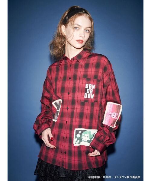 jouetie（ジュエティ）の「【TVアニメ『ダンダダン』・jouetie】シーンオーバーシャツ（シャツ/ブラウス・レディース・オフホワイト/ブラック/レッド・MEDIUM）」の11枚目の写真