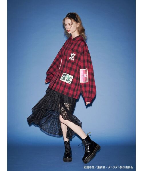 jouetie（ジュエティ）の「【TVアニメ『ダンダダン』・jouetie】シーンオーバーシャツ（シャツ/ブラウス・レディース・オフホワイト/ブラック/レッド・MEDIUM）」の15枚目の写真