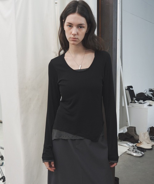 tageechita（タジチタ）の「【tageechita】フェイクレイヤード UネックロングTシャツ（Tシャツ/カットソー・レディース・ベージュ/ブラック・S/M/L）」の22枚目の写真