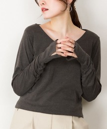 Vネック指空きTシャツ