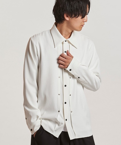NO ID.(ノーアイディ)の「ms6244-リベットタックSH シャツ(457006-319S)(シャツ/ブラウス・メンズ・ホワイト/ブラック/ストライプ・1/2)」の2枚目の写真