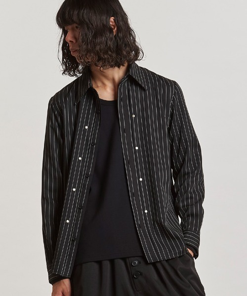 NO ID.(ノーアイディ)の「ms6244-リベットタックSH シャツ(457006-319S)(シャツ/ブラウス・メンズ・ホワイト/ブラック/ストライプ・1/2)」の19枚目の写真