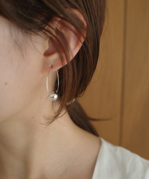 SLOBE IENA（スローブイエナ）の「Les Beads フープピアス ESS-015（ピアス（両耳用）・レディース・シルバー・FREE）」の2枚目の写真
