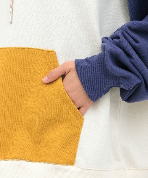 チチカカ（チチカカ）の「サンフェイスプリントスウェットプルパーカー【ユニセックス】（パーカー・レディース・カラフル/マスタード/チャコールグレー・FREE）」の22枚目の写真