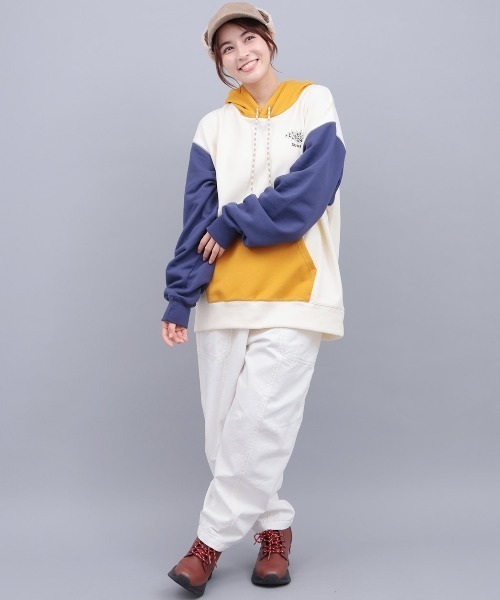 チチカカ（チチカカ）の「サンフェイスプリントスウェットプルパーカー【ユニセックス】（パーカー・レディース・カラフル/マスタード/チャコールグレー・FREE）」の11枚目の写真