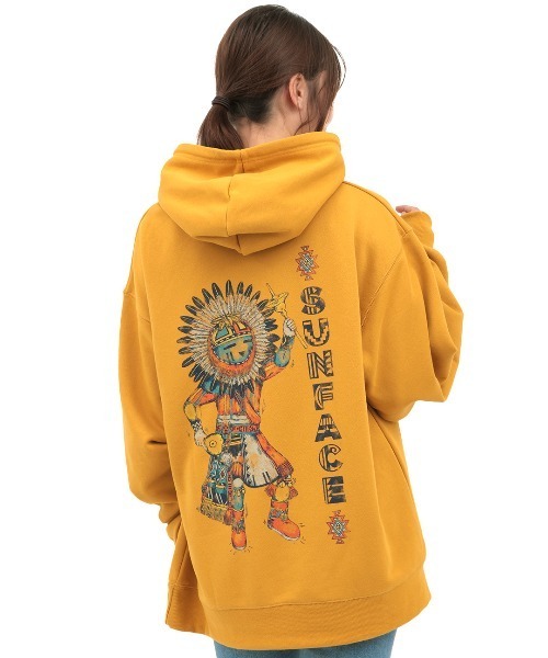 チチカカ（チチカカ）の「サンフェイスプリントスウェットプルパーカー【ユニセックス】（パーカー・レディース・カラフル/マスタード/チャコールグレー・FREE）」の18枚目の写真