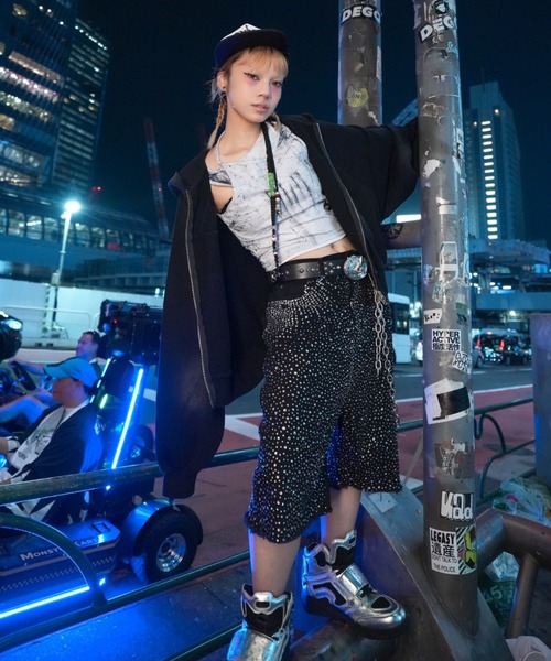 Never mind the XU（ネバーマインドザエックスユー）の「【NMTXU】rhinestone design zip parka / 【エヌエムティーエックスユー】ラインストーンデザインダブルジップパーカー（パーカー・メンズ・ブラック/チャコール・S/M）」の19枚目の写真