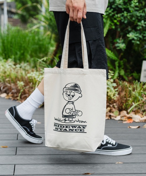 SIDEWAY STANCE（サイドウェイスタンス）の「【SIDEWAY STANCE】アソート トートバッグ（トートバッグ・メンズ・ホワイト/ホワイト系3/ホワイト系2/ホワイト系1/ホワイト系/ホワイト系4/ホワイト系5・FREE）」の2枚目の写真