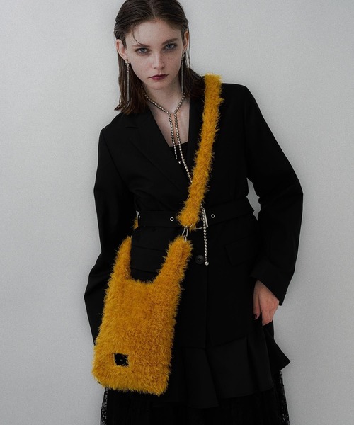 HARE(ハレ)の「シャギーニットミニバッグ(HARE)(ショルダーバッグ・レディース・イエロー/グレー/ブラック/レッド・FREE)」の4枚目の写真