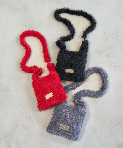 HARE(ハレ)の「シャギーニットミニバッグ(HARE)(ショルダーバッグ・レディース・イエロー/グレー/ブラック/レッド・FREE)」の5枚目の写真