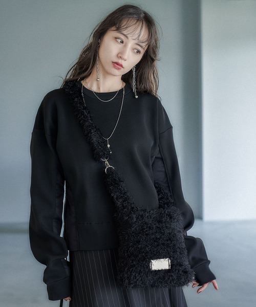 HARE(ハレ)の「シャギーニットミニバッグ(HARE)(ショルダーバッグ・レディース・イエロー/グレー/ブラック/レッド・FREE)」の8枚目の写真