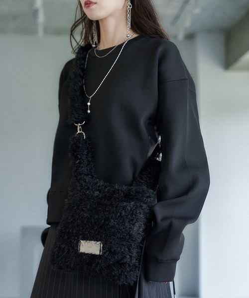 HARE(ハレ)の「シャギーニットミニバッグ(HARE)(ショルダーバッグ・レディース・イエロー/グレー/ブラック/レッド・FREE)」の9枚目の写真