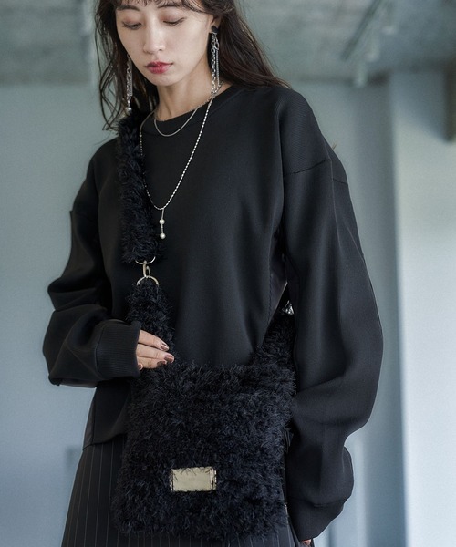 HARE(ハレ)の「シャギーニットミニバッグ(HARE)(ショルダーバッグ・レディース・イエロー/グレー/ブラック/レッド・FREE)」の10枚目の写真