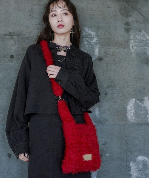 HARE(ハレ)の「シャギーニットミニバッグ(HARE)(ショルダーバッグ・レディース・イエロー/グレー/ブラック/レッド・FREE)」の16枚目の写真