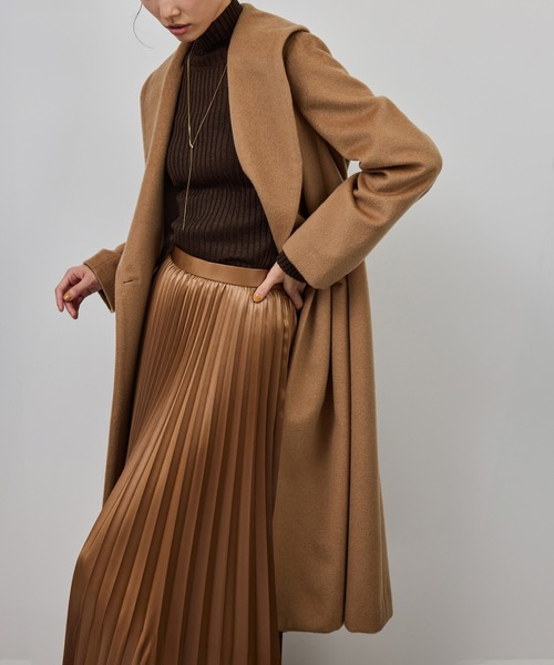 ROPE'（ロペ）の「シャイニープリーツスカート/イージーケア（スカート・レディース・ベージュ/ブラック/キャメル・FREE）」の3枚目の写真