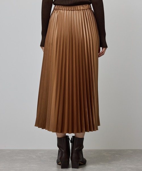 ROPE'（ロペ）の「シャイニープリーツスカート/イージーケア（スカート・レディース・ベージュ/ブラック/キャメル・FREE）」の6枚目の写真